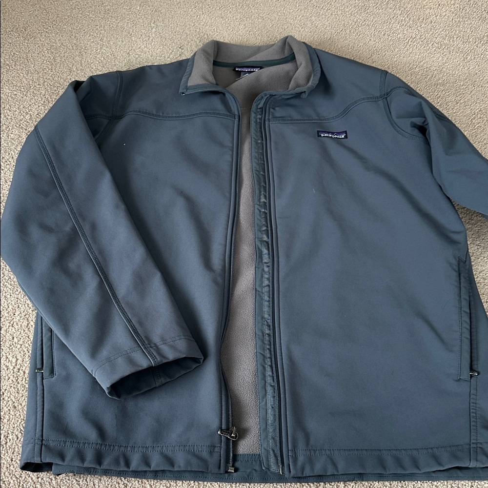 Patagonia full zip soft shell jacket - image 8